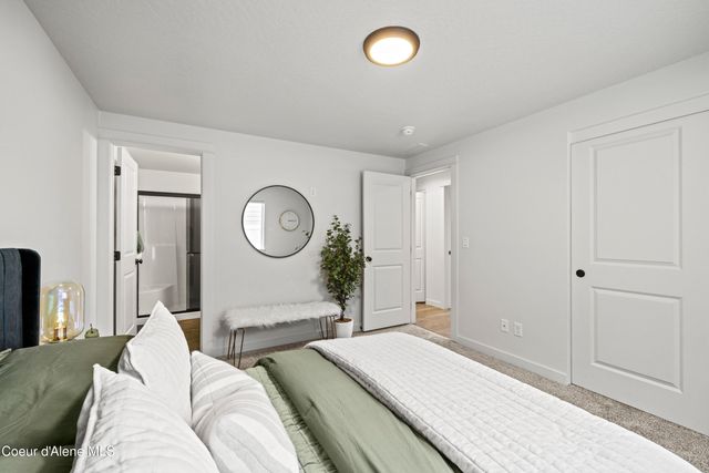 5939 W Downs WAY, Rathdrum, ID 83858