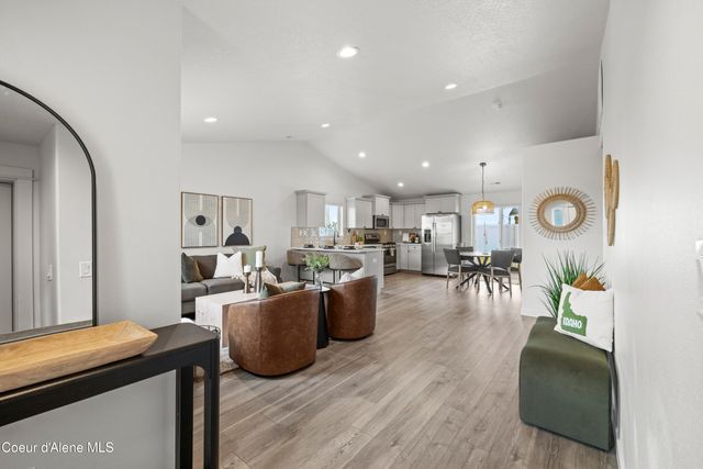 5939 W Downs WAY, Rathdrum, ID 83858