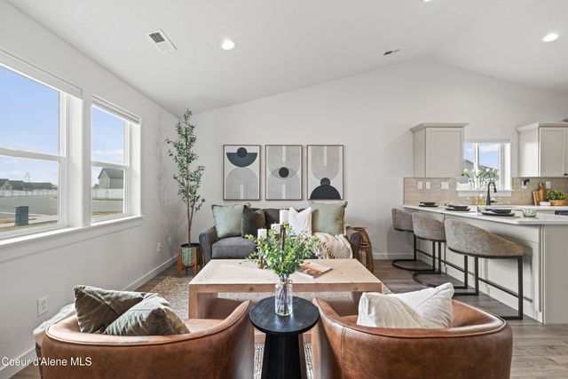 5939 W Downs WAY, Rathdrum, ID 83858