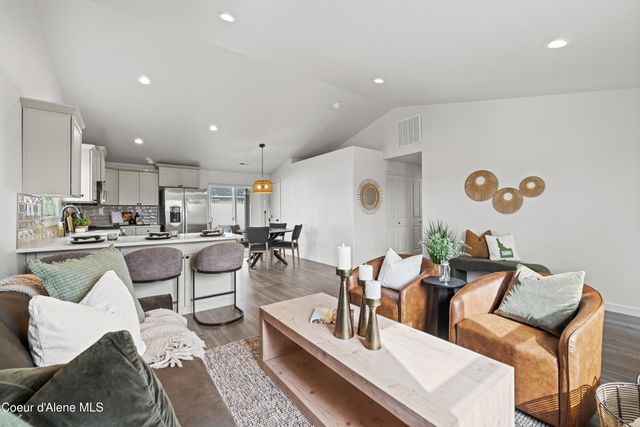 5939 W Downs WAY, Rathdrum, ID 83858