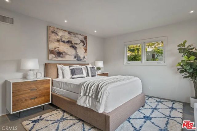 2205 Beech Knoll, Los Angeles, CA 90046