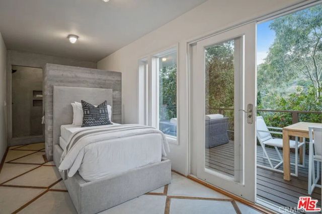 2205 Beech Knoll, Los Angeles, CA 90046