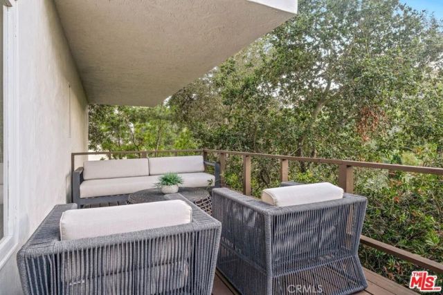 2205 Beech Knoll, Los Angeles, CA 90046