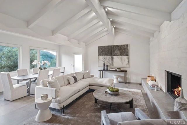 2205 Beech Knoll, Los Angeles, CA 90046