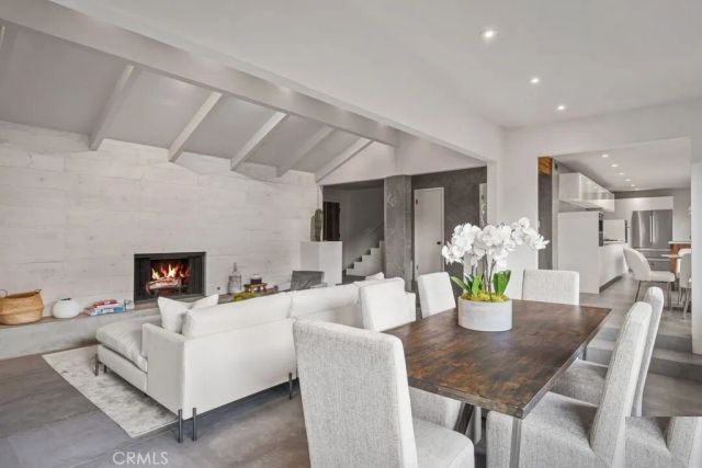 2205 Beech Knoll, Los Angeles, CA 90046