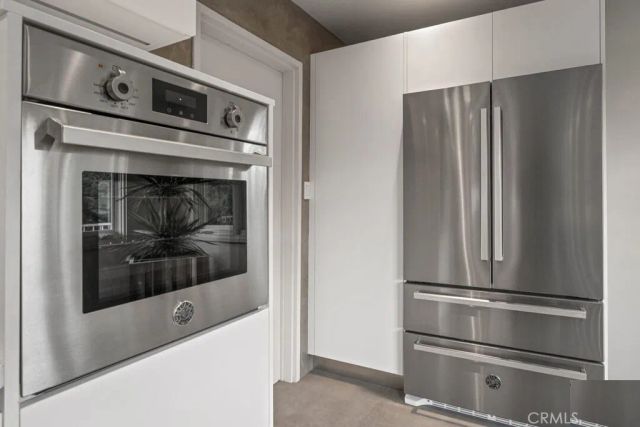 2205 Beech Knoll, Los Angeles, CA 90046