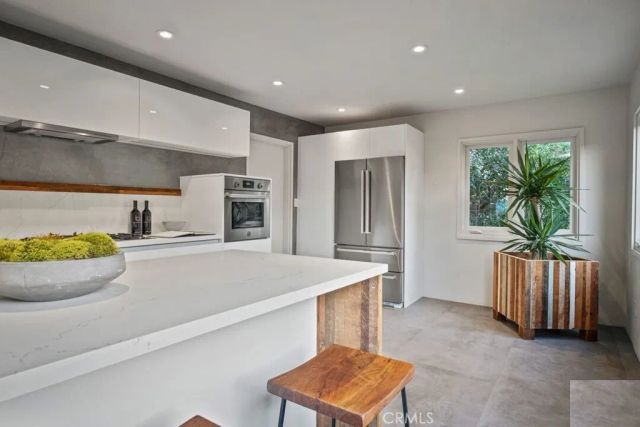2205 Beech Knoll, Los Angeles, CA 90046
