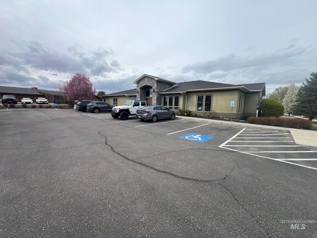 430 W Iowa Avenue, Nampa, ID 83686