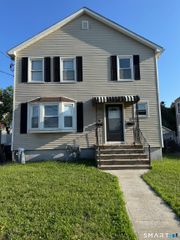 94-96 Locust Street, Bridgeport, CT 06610