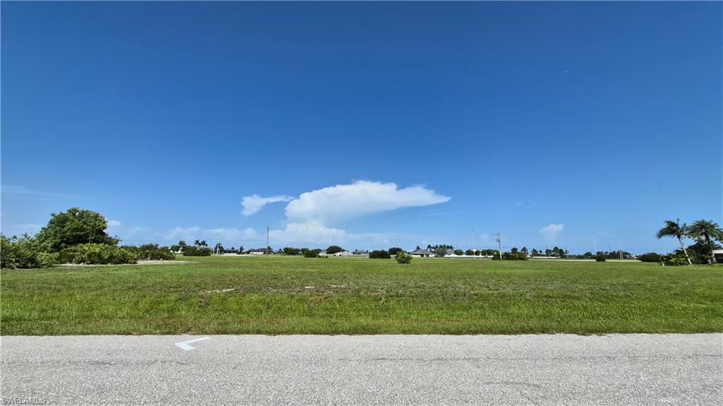 109 NW 32nd PL, Cape Coral, FL 33993