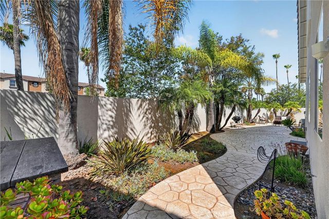 21 Calle Del Mar, Rancho Santa Margarita, CA 92688