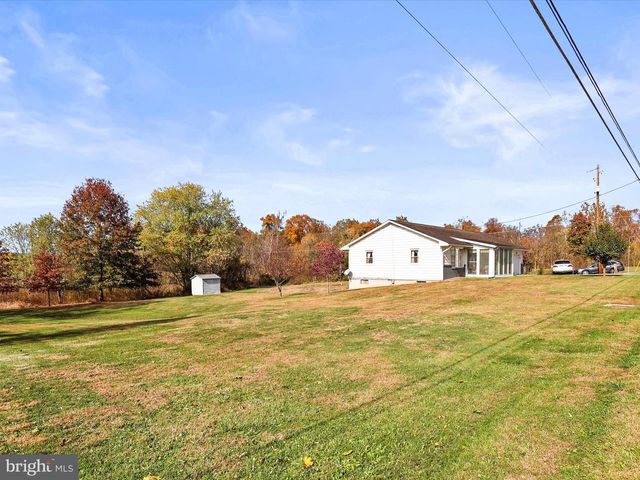 2098 TABLE ROCK RD, Biglerville, PA 17307
