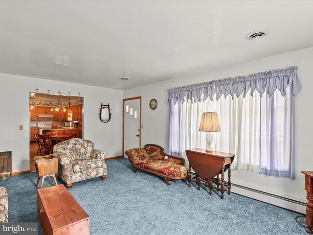 2098 TABLE ROCK RD, Biglerville, PA 17307