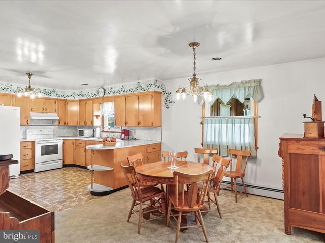 2098 TABLE ROCK RD, Biglerville, PA 17307
