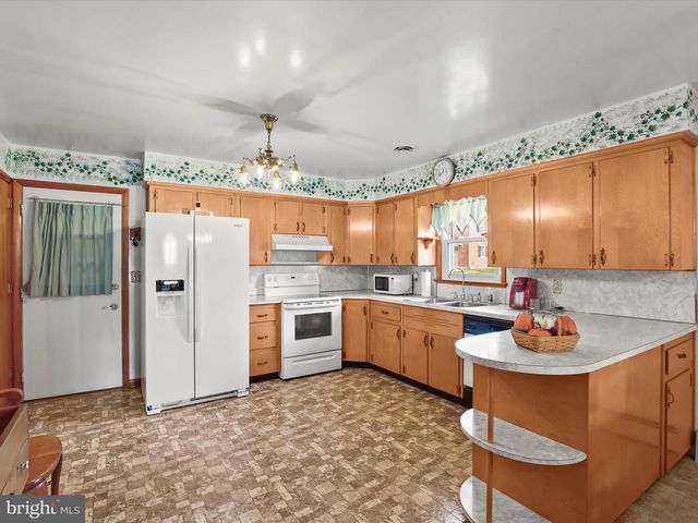 2098 TABLE ROCK RD, Biglerville, PA 17307