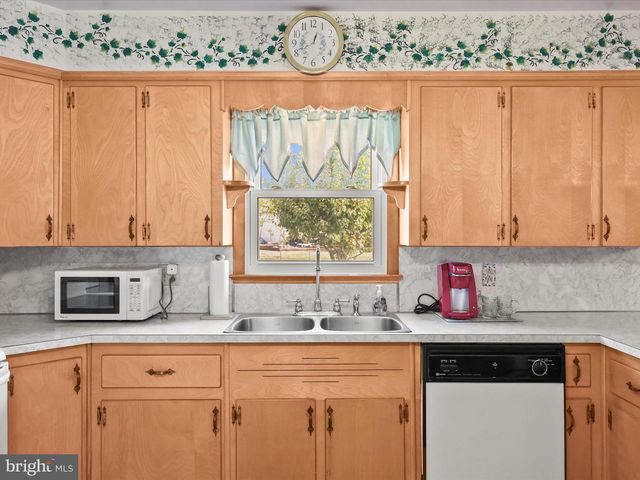 2098 TABLE ROCK RD, Biglerville, PA 17307