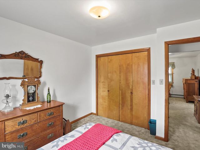 2098 TABLE ROCK RD, Biglerville, PA 17307