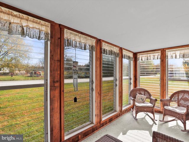 2098 TABLE ROCK RD, Biglerville, PA 17307