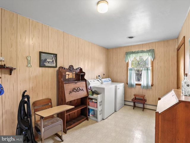 2098 TABLE ROCK RD, Biglerville, PA 17307