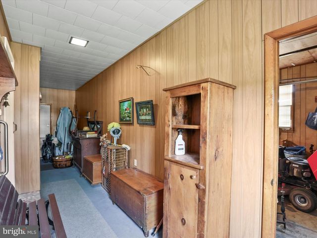 2098 TABLE ROCK RD, Biglerville, PA 17307