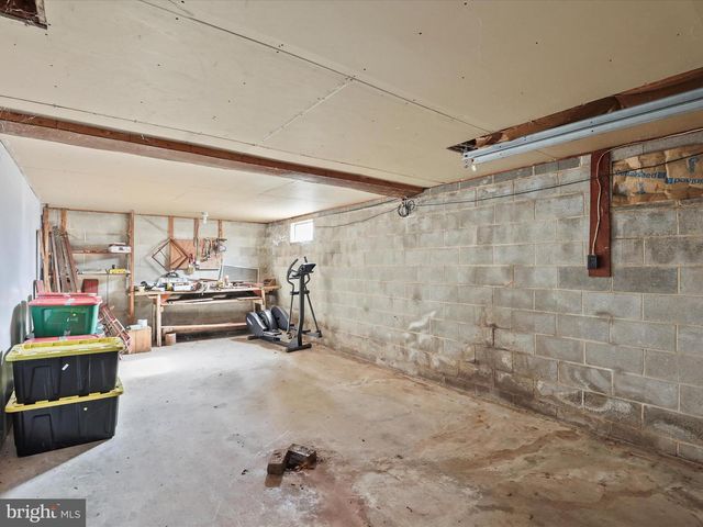 2098 TABLE ROCK RD, Biglerville, PA 17307