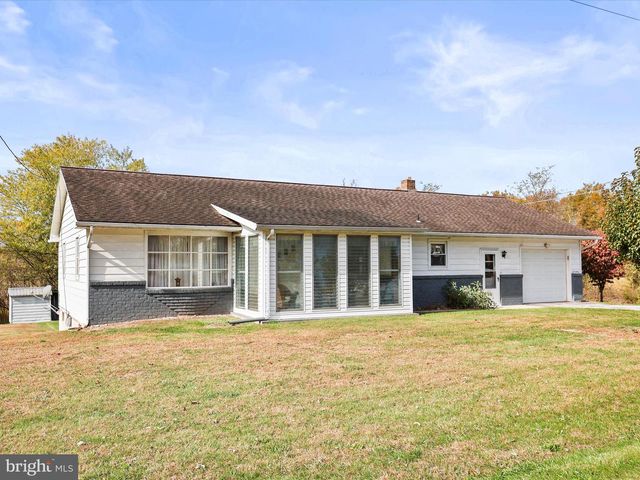 2098 TABLE ROCK RD, Biglerville, PA 17307