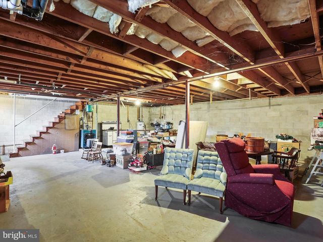 2098 TABLE ROCK RD, Biglerville, PA 17307