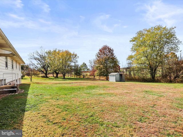 2098 TABLE ROCK RD, Biglerville, PA 17307