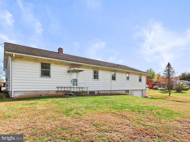 2098 TABLE ROCK RD, Biglerville, PA 17307