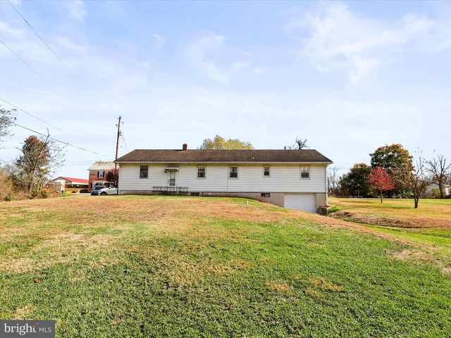 2098 TABLE ROCK RD, Biglerville, PA 17307