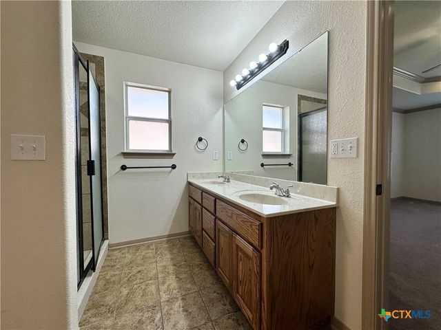 700 Brooklyn Kay Drive, Killeen, TX 76542