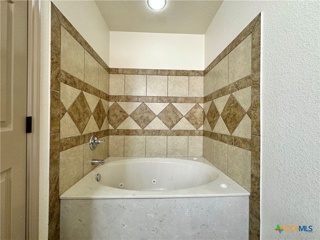700 Brooklyn Kay Drive, Killeen, TX 76542