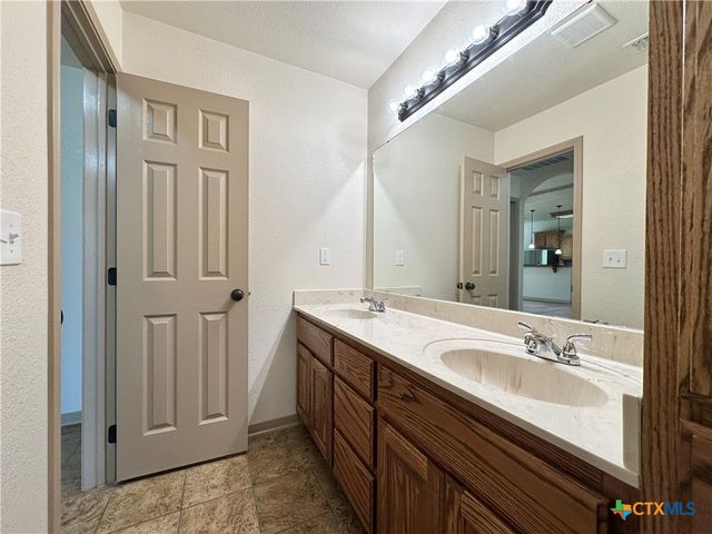 700 Brooklyn Kay Drive, Killeen, TX 76542