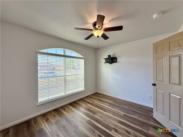 700 Brooklyn Kay Drive, Killeen, TX 76542