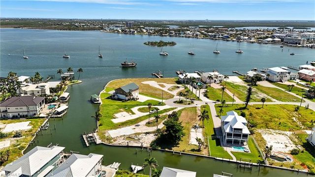 645 Matanzas CT, Fort Myers Beach, FL 33931