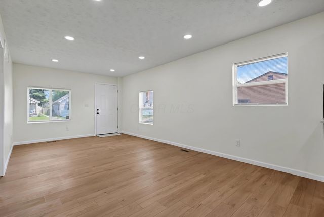 1181 Minnesota Avenue, Columbus, OH 43211