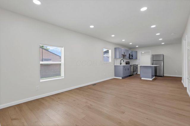 1181 Minnesota Avenue, Columbus, OH 43211
