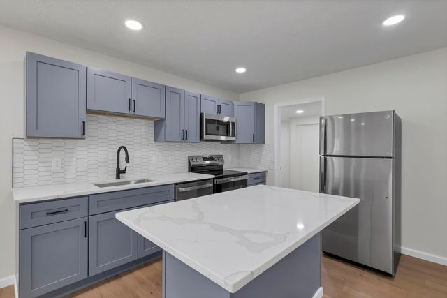 1181 Minnesota Avenue, Columbus, OH 43211