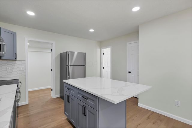 1181 Minnesota Avenue, Columbus, OH 43211