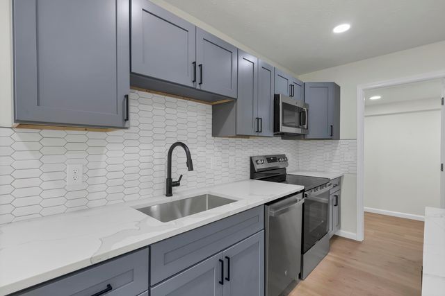 1181 Minnesota Avenue, Columbus, OH 43211