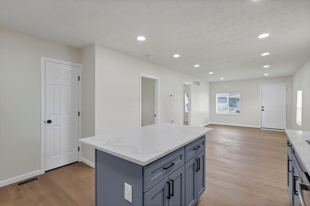 1181 Minnesota Avenue, Columbus, OH 43211