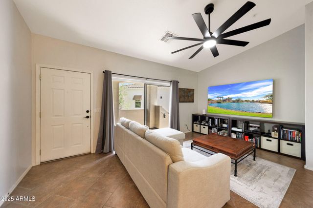 2950 W LOUISE Drive 207, Phoenix, AZ 85027