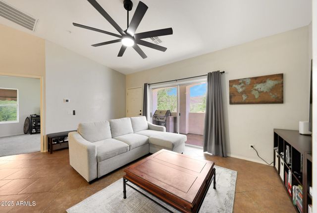 2950 W LOUISE Drive 207, Phoenix, AZ 85027