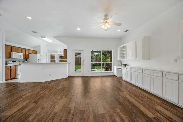 9201 Norfolk Lane, Mckinney, TX 75071