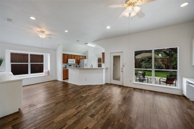 9201 Norfolk Lane, Mckinney, TX 75071