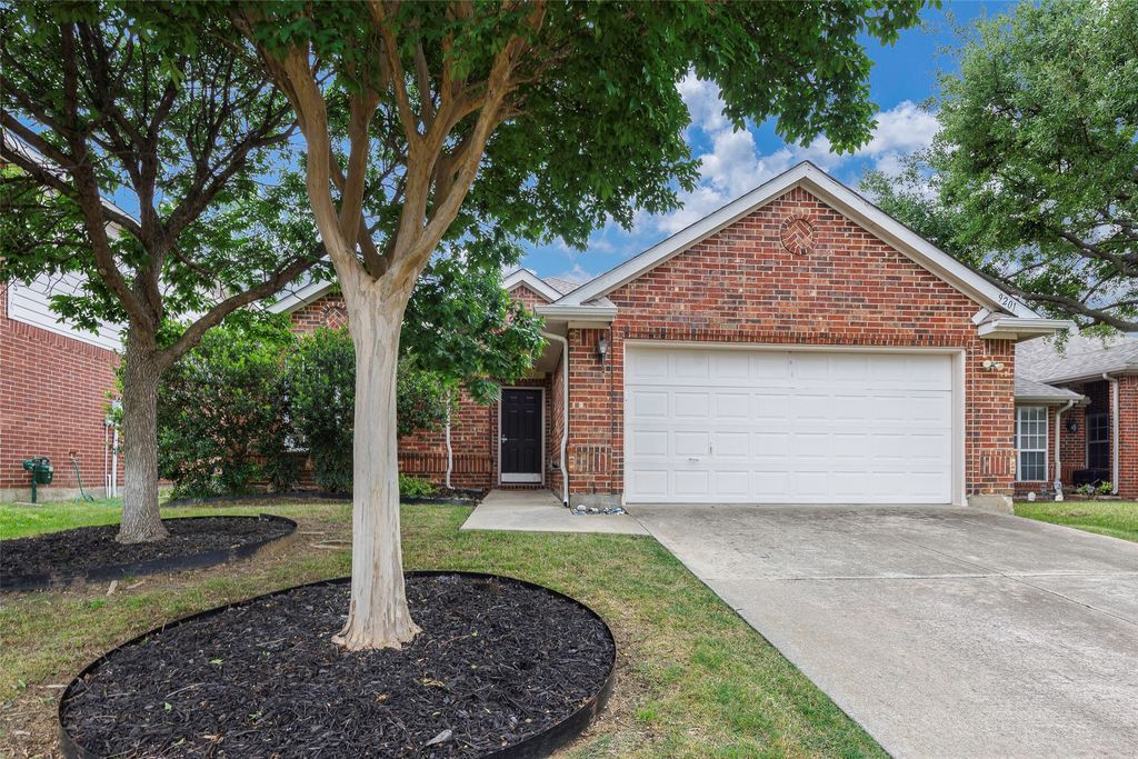 9201 Norfolk Lane, Mckinney, TX 75071