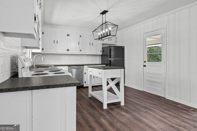 215 LaGrange Street, Newnan, GA 30263