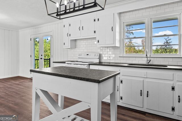 215 LaGrange Street, Newnan, GA 30263