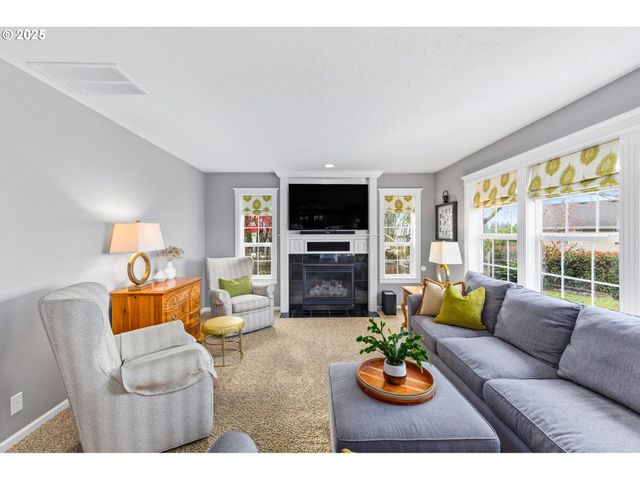 2775 FOXHAVEN Dr Se, Salem, OR 97306