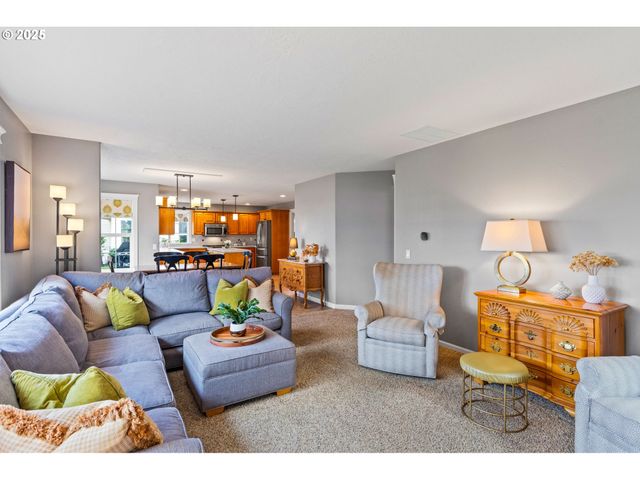 2775 FOXHAVEN Dr Se, Salem, OR 97306